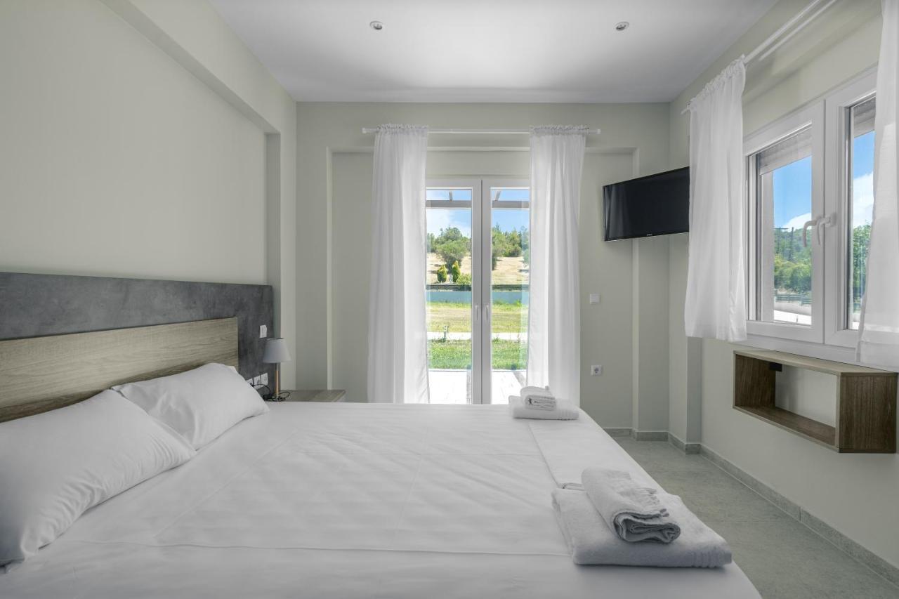 V Luxury Apartments Posidi 外观 照片