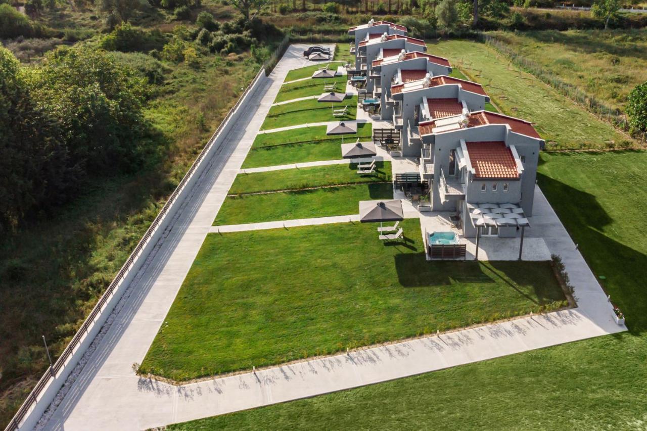 V Luxury Apartments Posidi 外观 照片