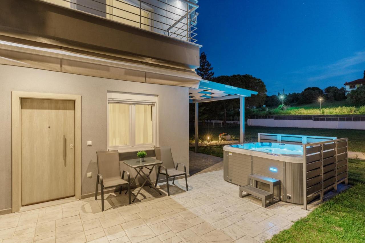 V Luxury Apartments Posidi 外观 照片