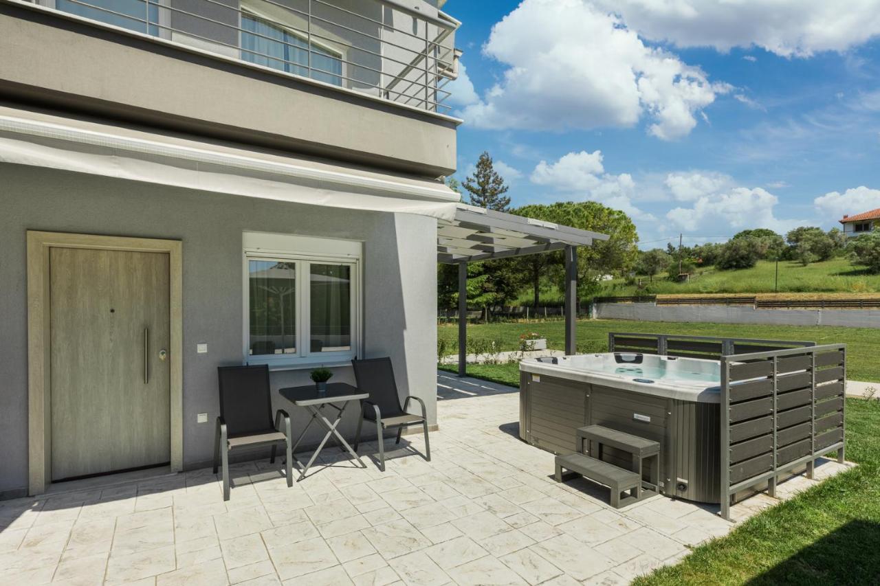 V Luxury Apartments Posidi 外观 照片