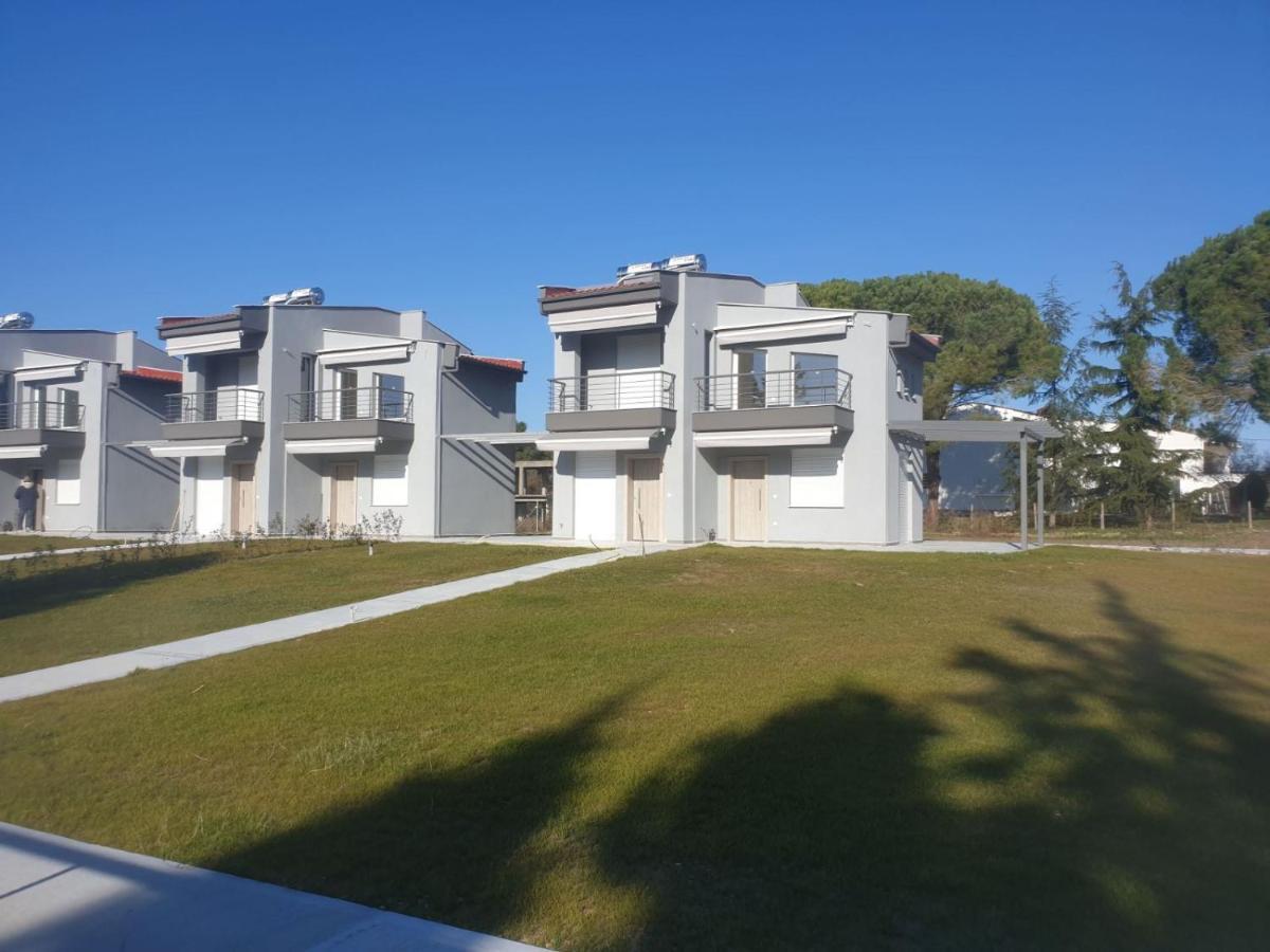 V Luxury Apartments Posidi 外观 照片